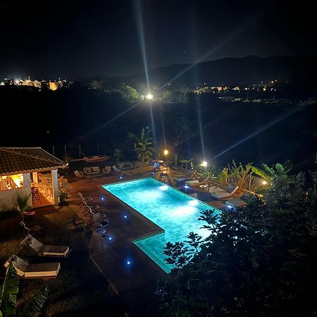 圣乔治斯Kapetanios Luxury公寓式酒店 外观 照片